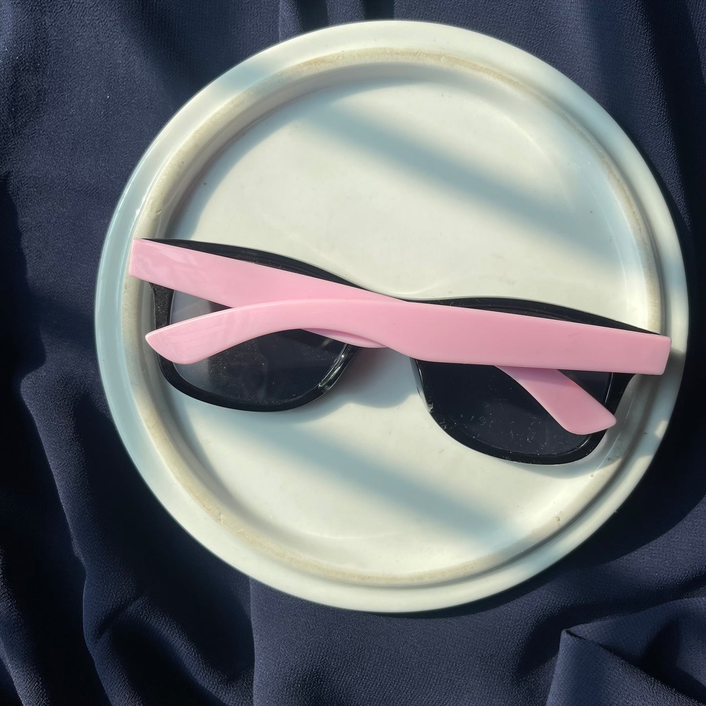 Solid black n pink sunnies
