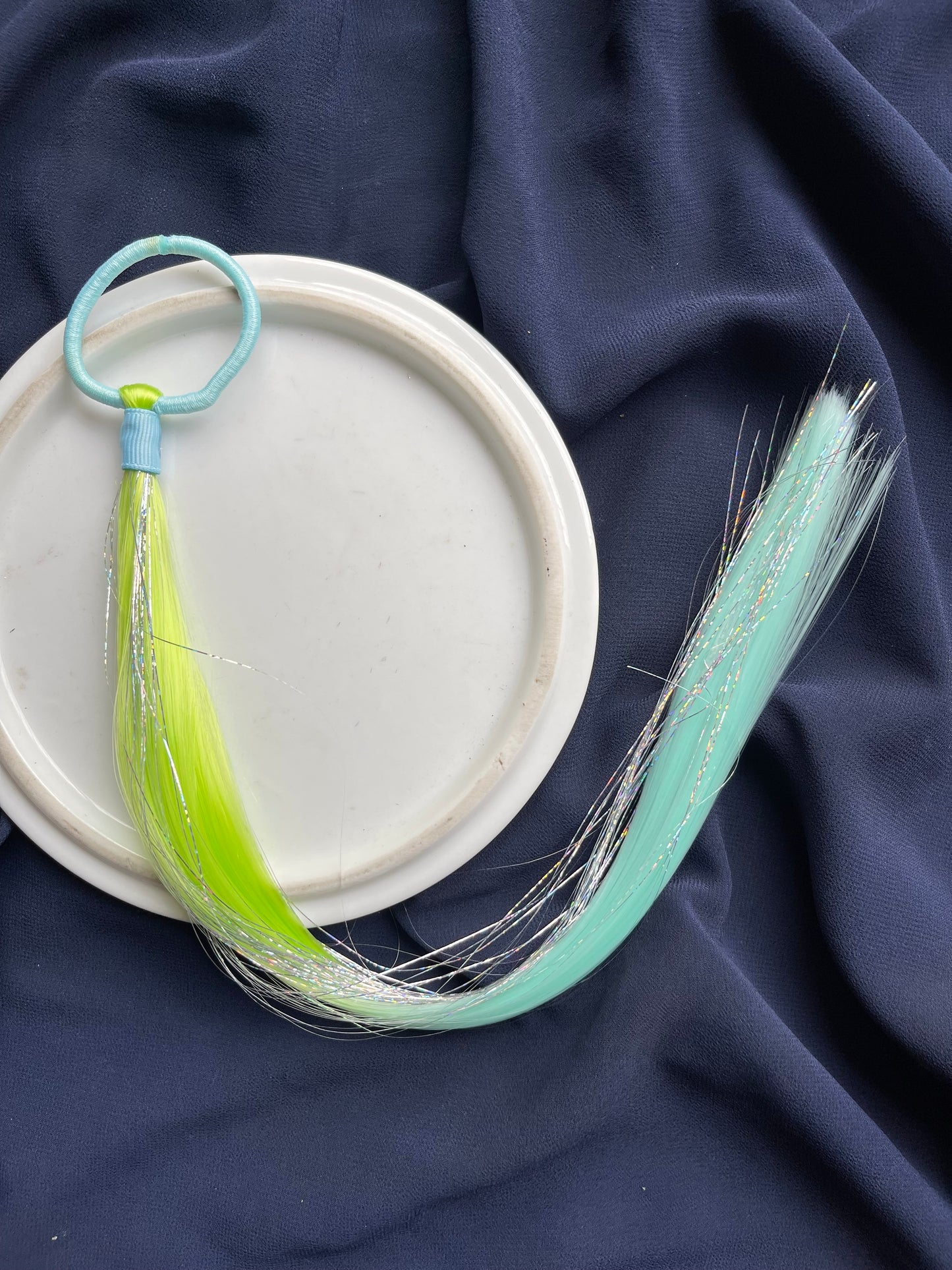 Tricolour hairtie extension