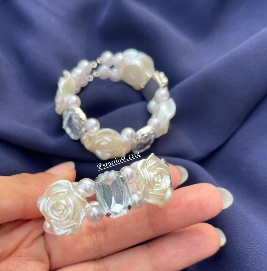 Flower Pearl and Jewel Bracelet