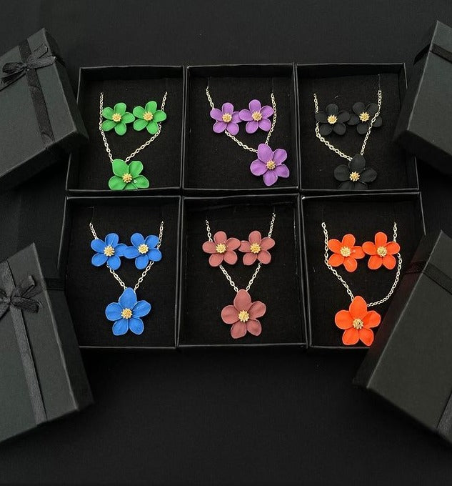 Stardust. Flower Necklace & Studs Set