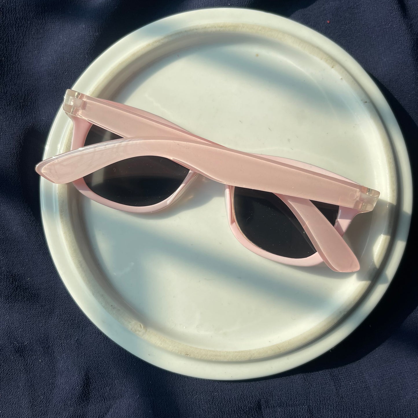 Lilac rimmed solid sunnies