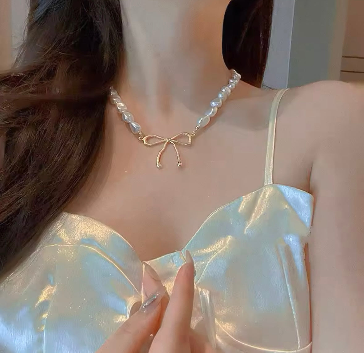 Metallic Bow Pearl Necklace🔥