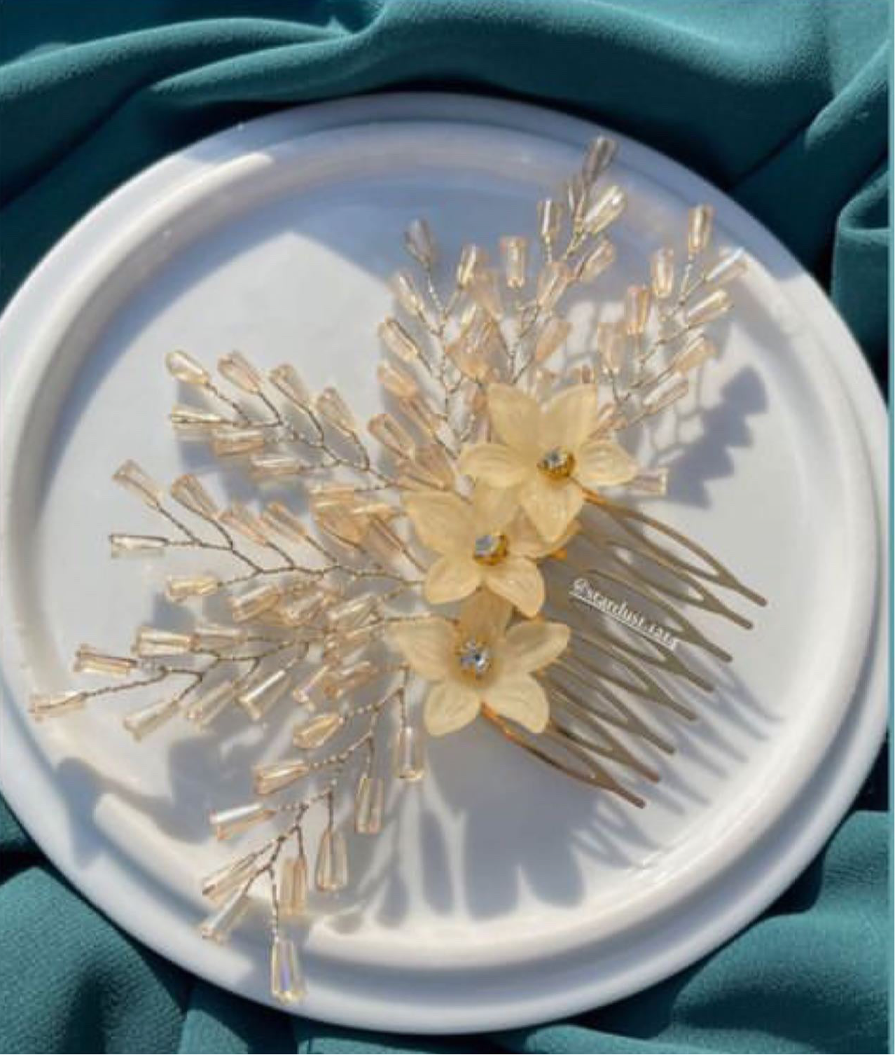 Frosted Flower Crystal Comb Clip