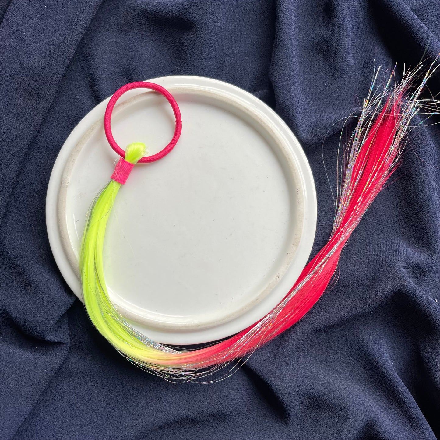 Tricolour hairtie extension
