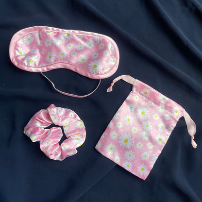 Favour pack daisy printed silk eyemask+ scrunchie+pouch