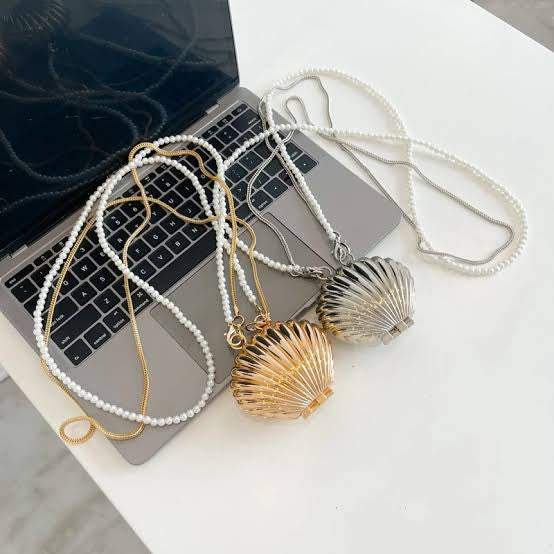 Mini Metallic Seashell Bag (with advance payment only)