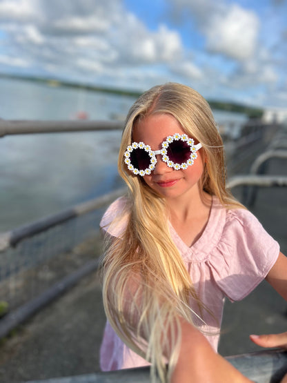 Daisy 🌼 Rimmed Sunnies🔥