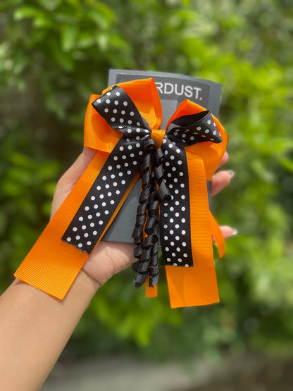 Hanging pattern bows